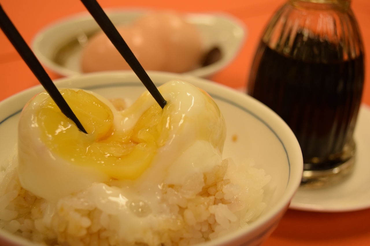 【朝食】北海道十勝より直送された黄身が白い玉子。