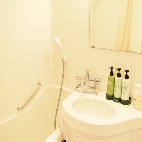 清潔感ある浴室はユニットバスタイプ