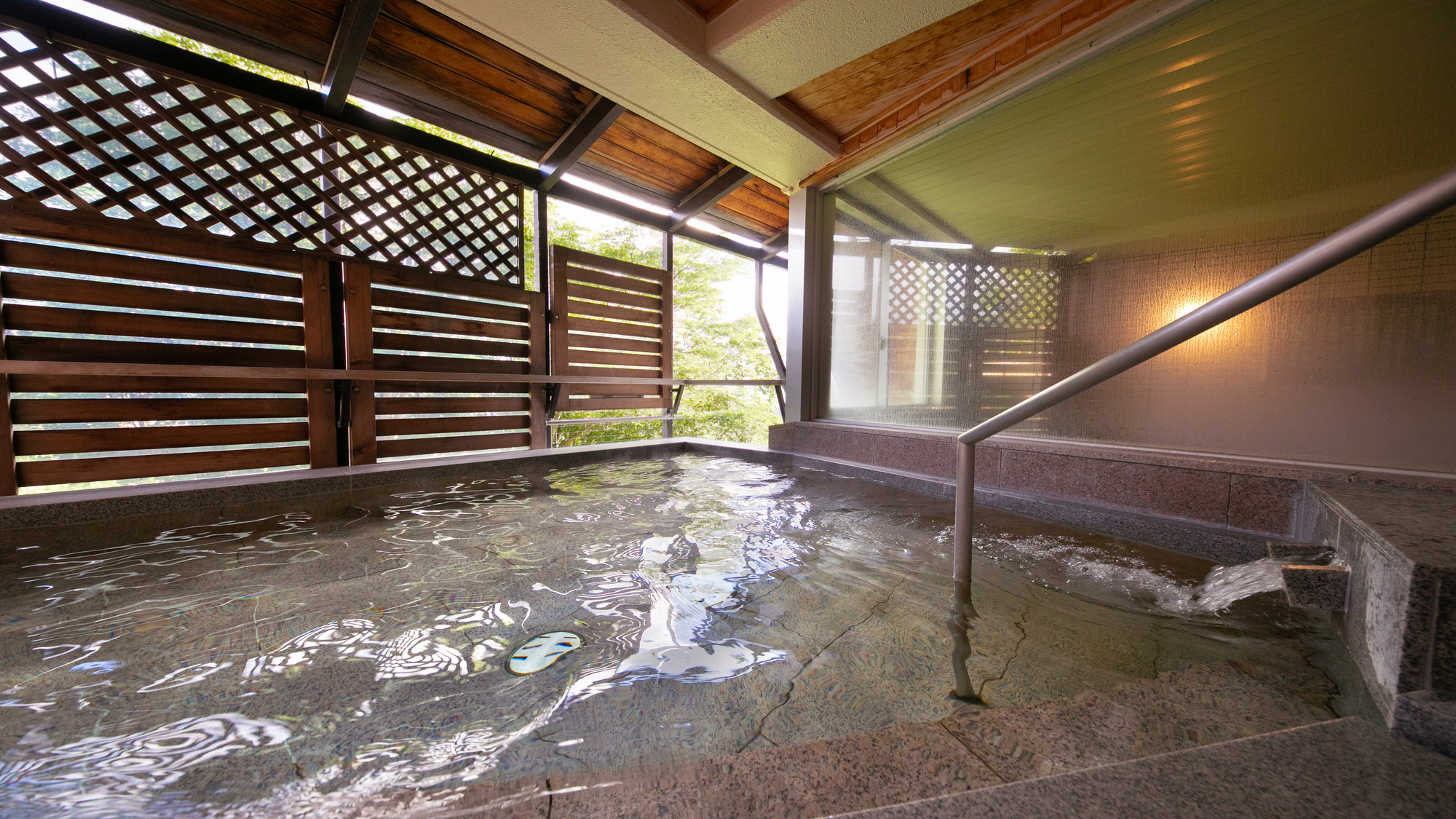 志賀高原最古の温泉、発哺温泉