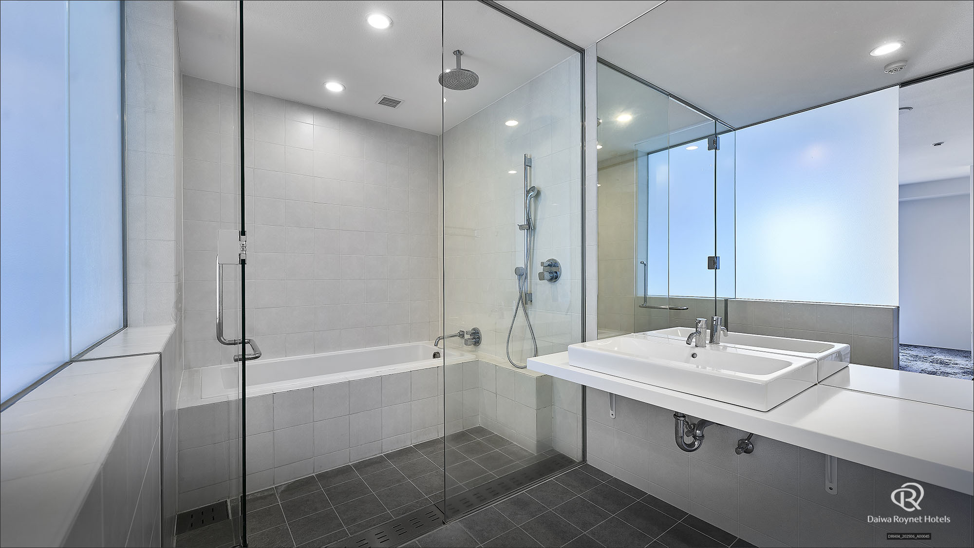 スイートルーム➀（バスルーム）