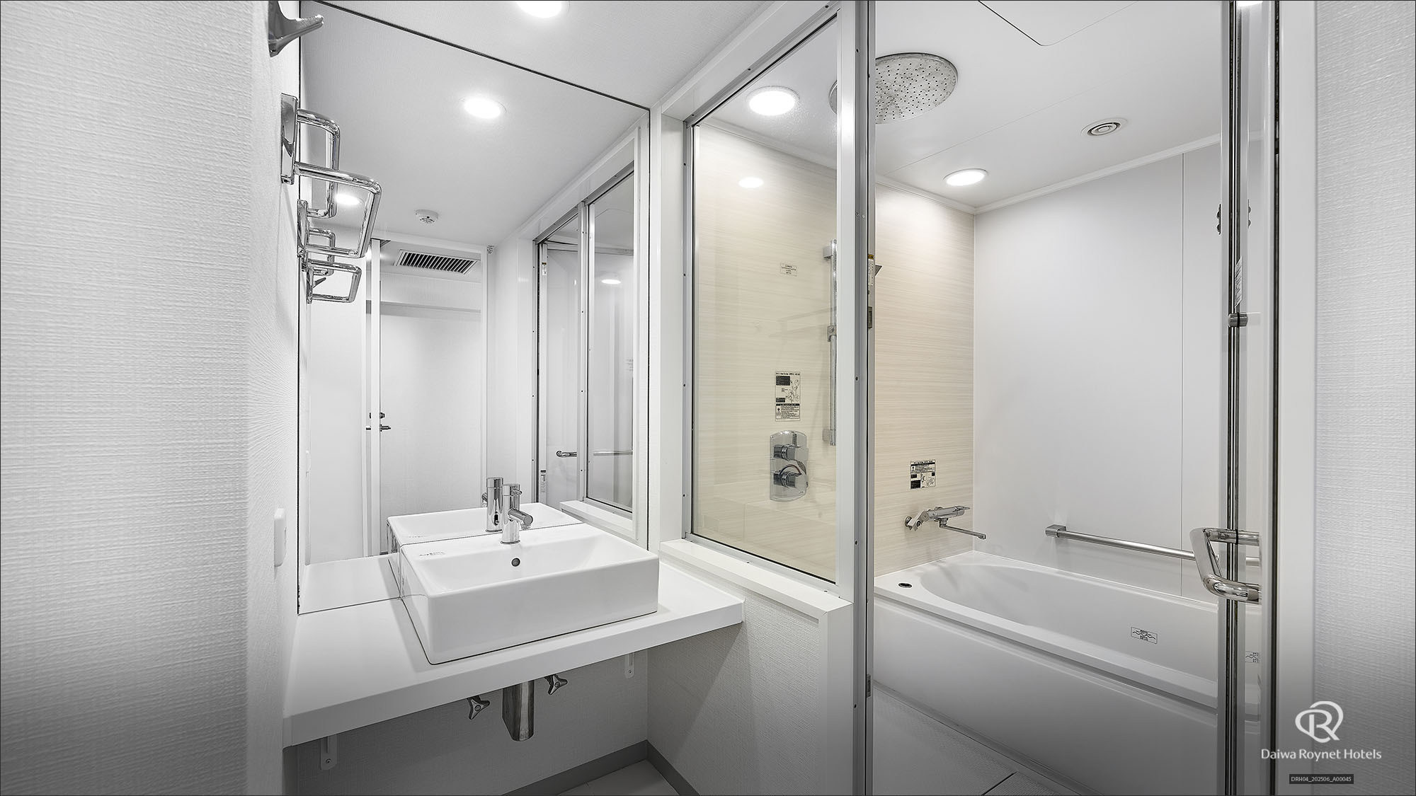 デラックスダブルルーム（バスルーム）