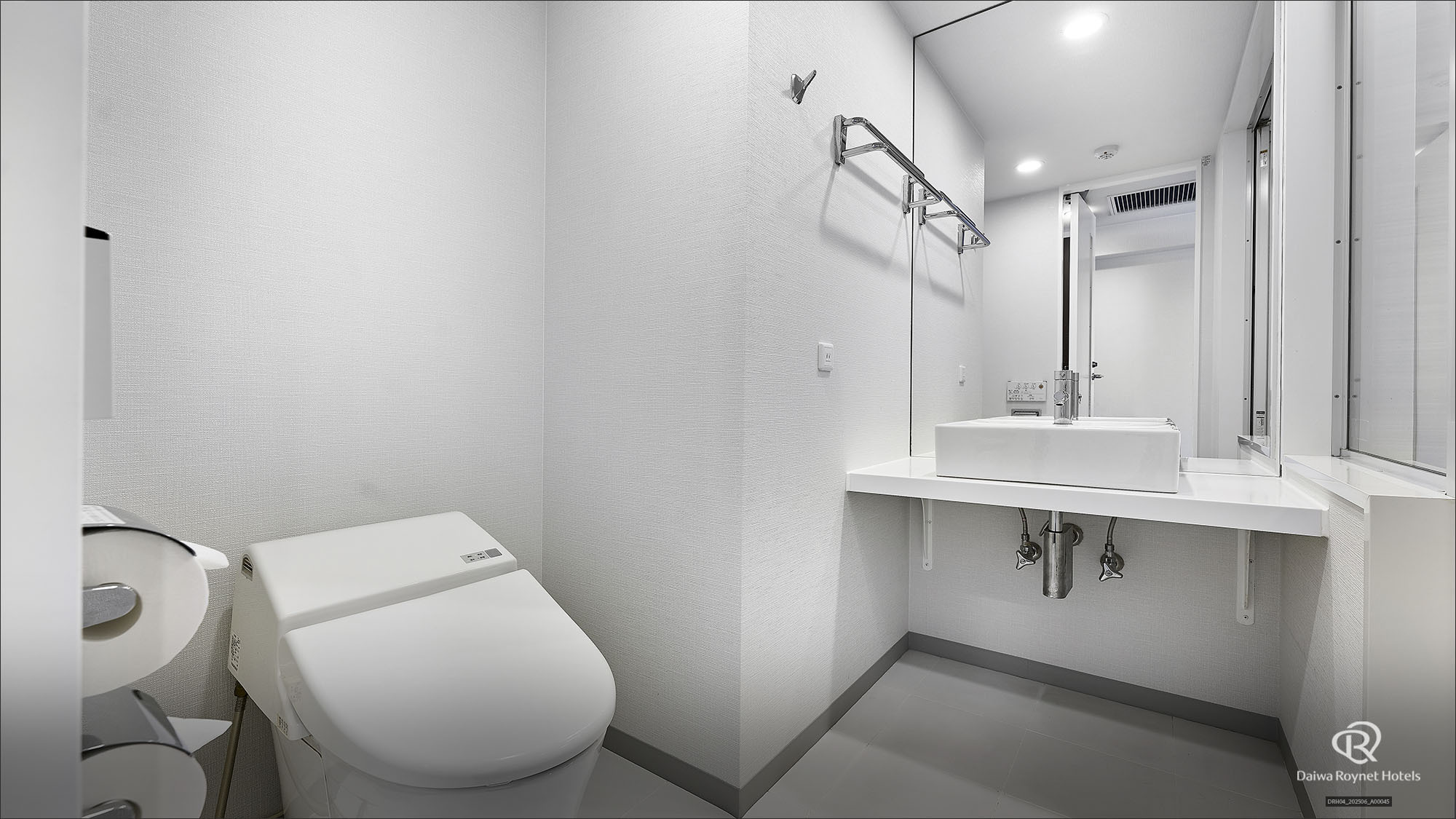 デラックスダブルルーム（トイレ）