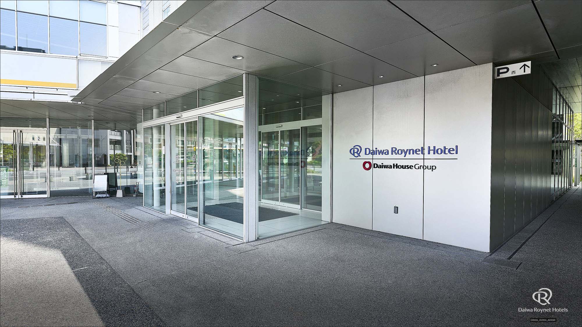 出入口（ロゴ付近）