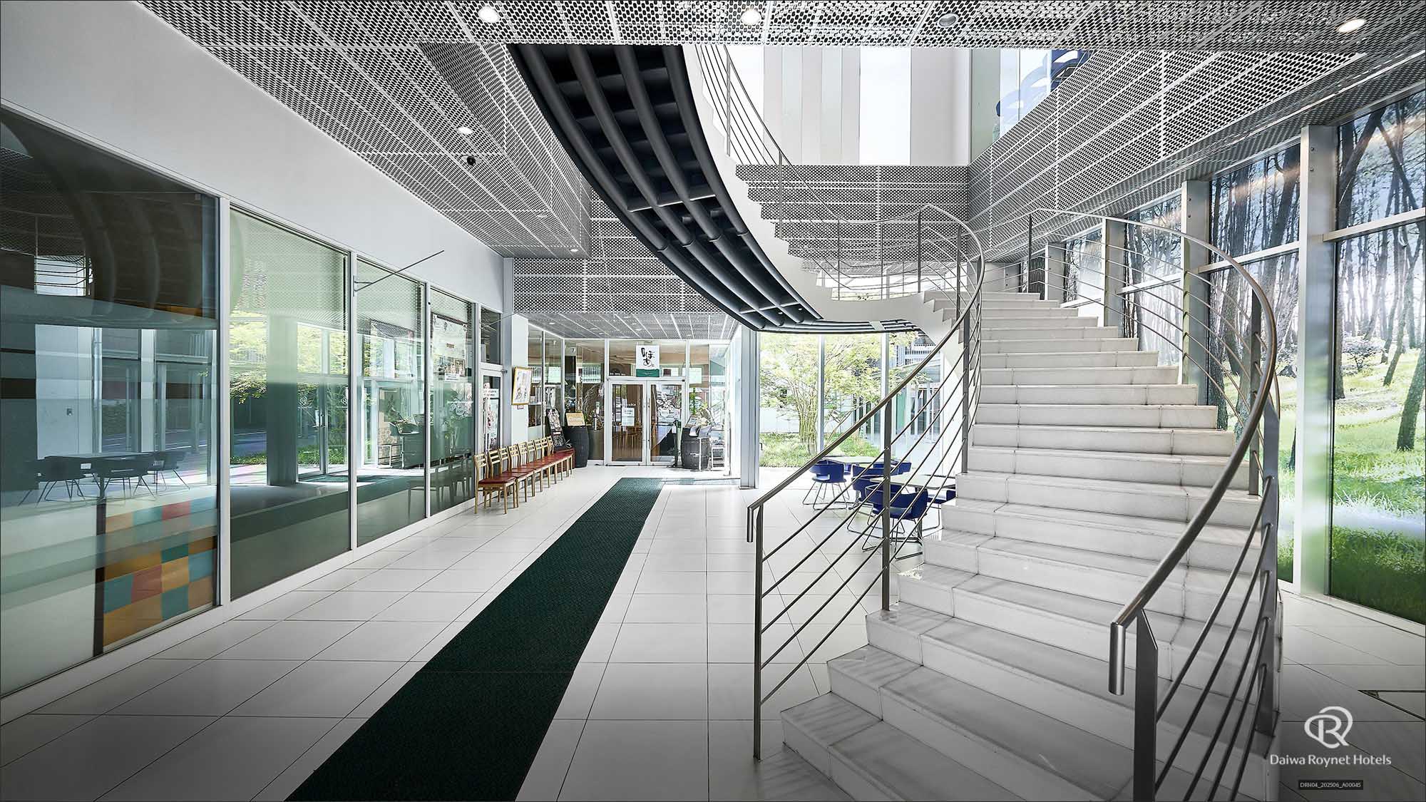 1Fエレベーターホール③