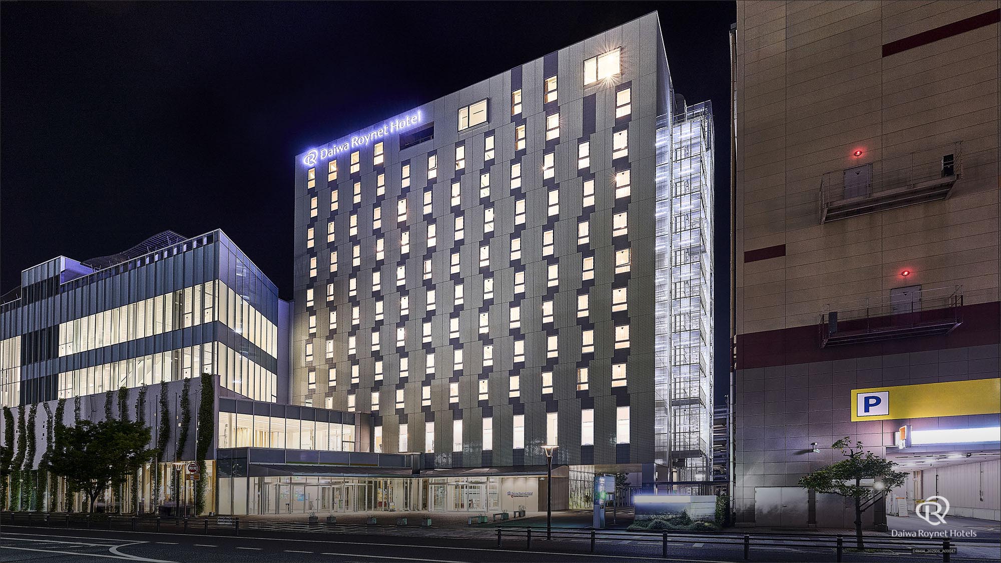 ホテル外観（夜）