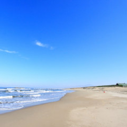 *【湯野浜海水浴場】どこまでも続く広い砂浜☆晴れた日は爽快な眺めです。