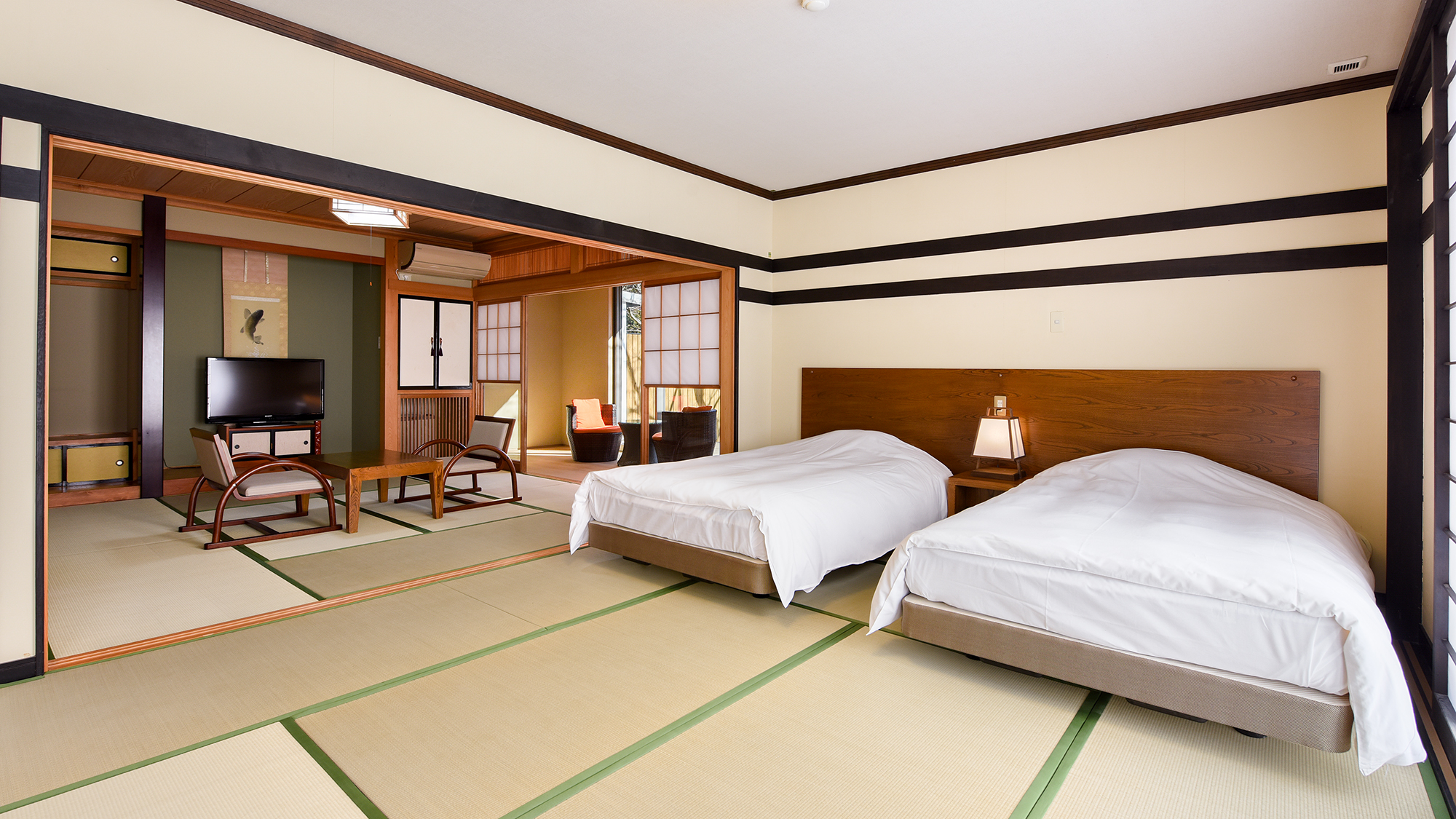 *和室二間そらの湯／8畳+12畳のゆったりした広さとなっております