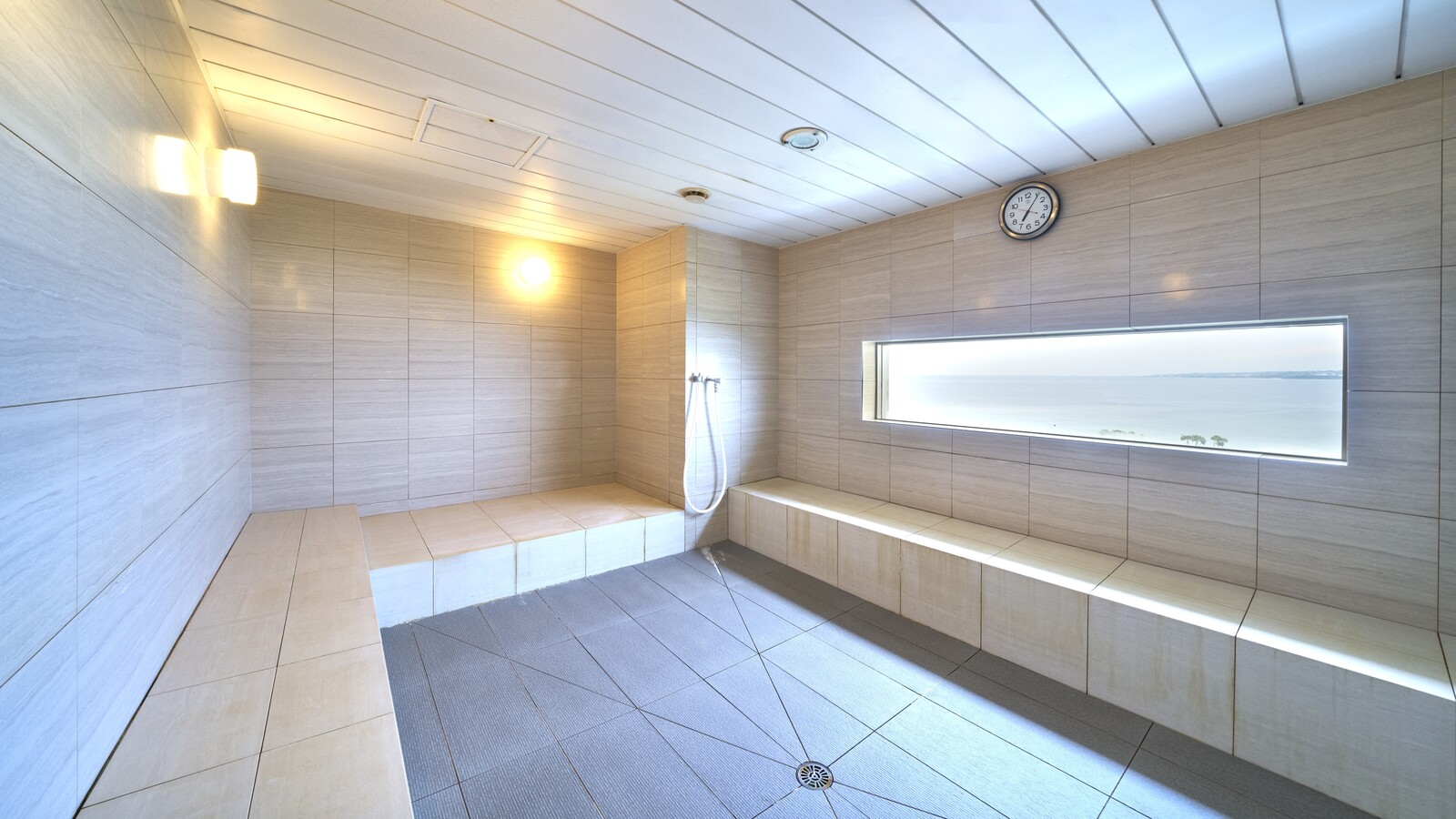 【ジュラ紀温泉　美ら海の湯・温泉】