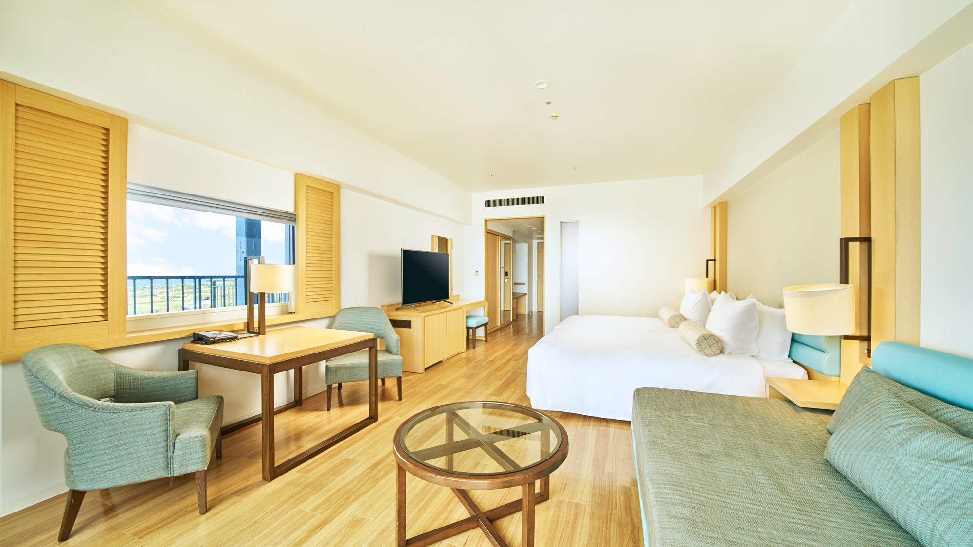 【客室内・オーシャンプレミアコーナーツイン】