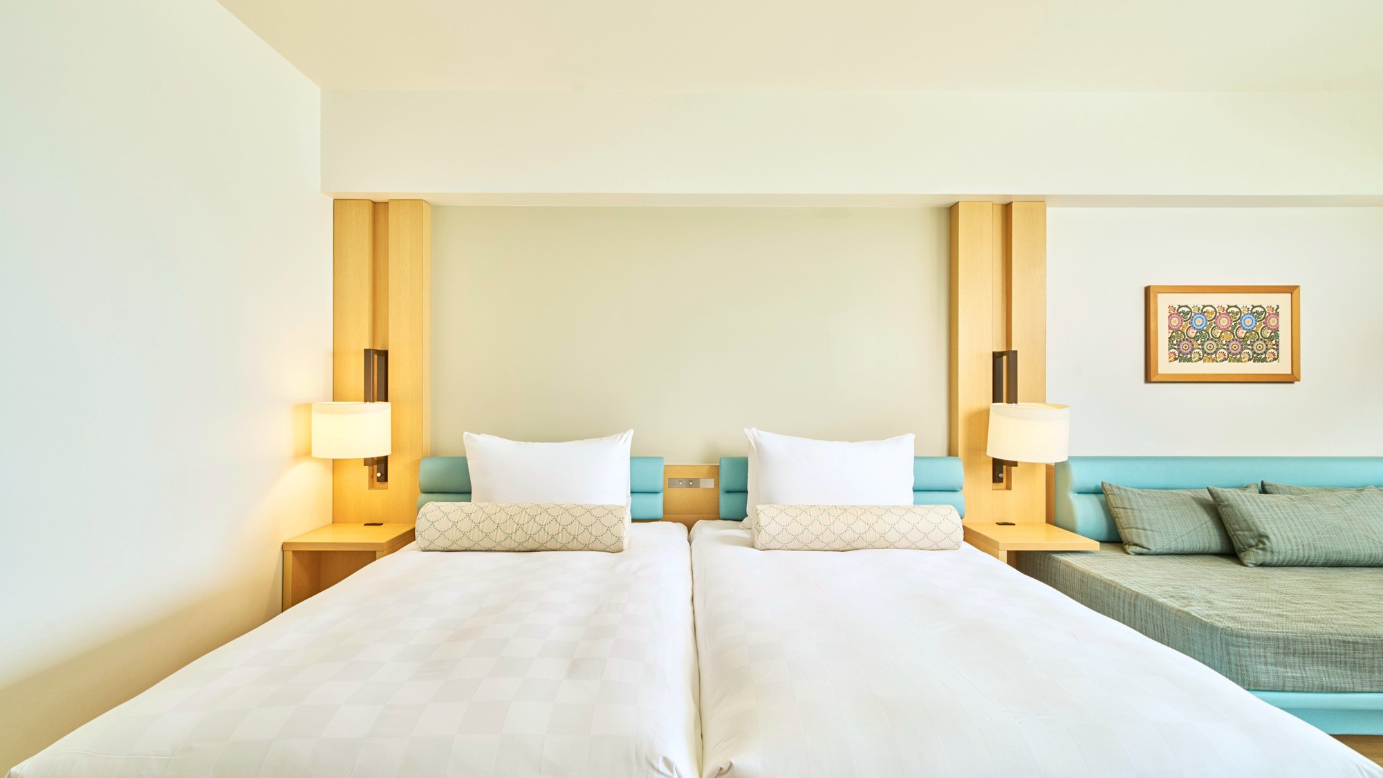 【客室内・オーシャンプレミアコーナーツイン】