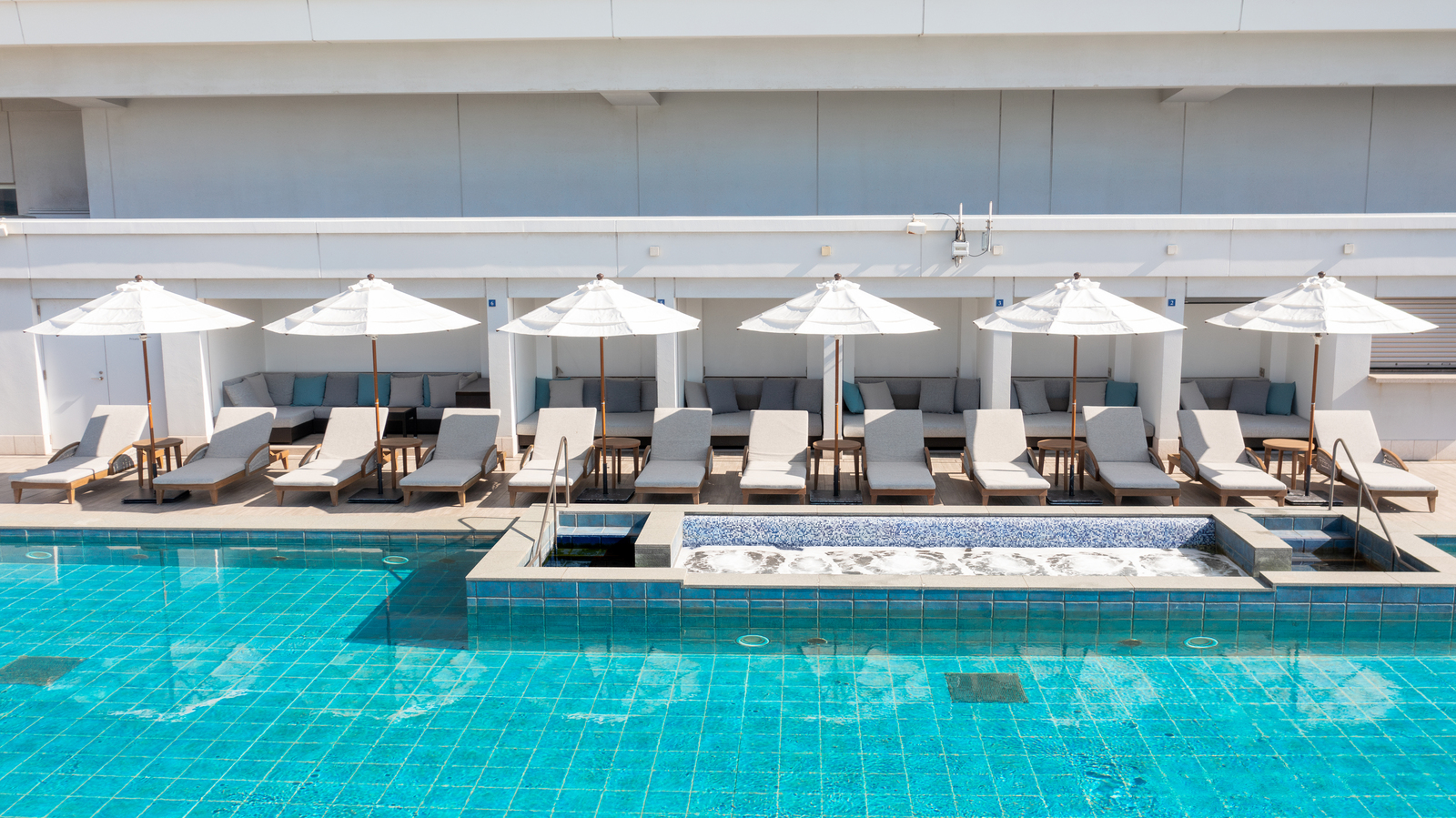 【景観・インフィニティプール】