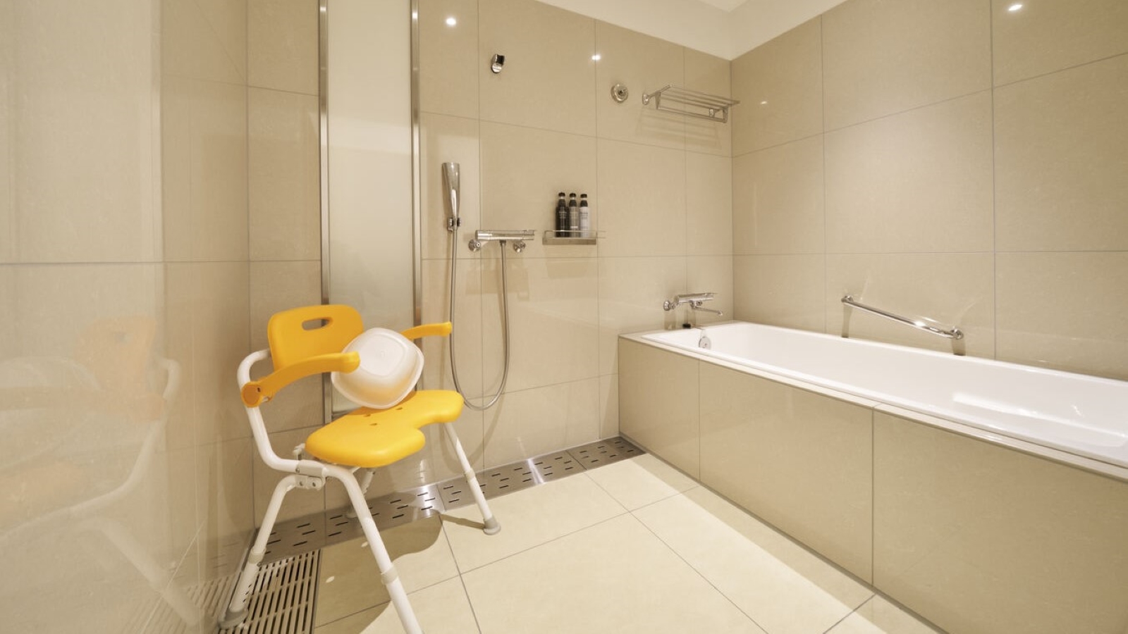 【客室内・ユニバーサルルーム】