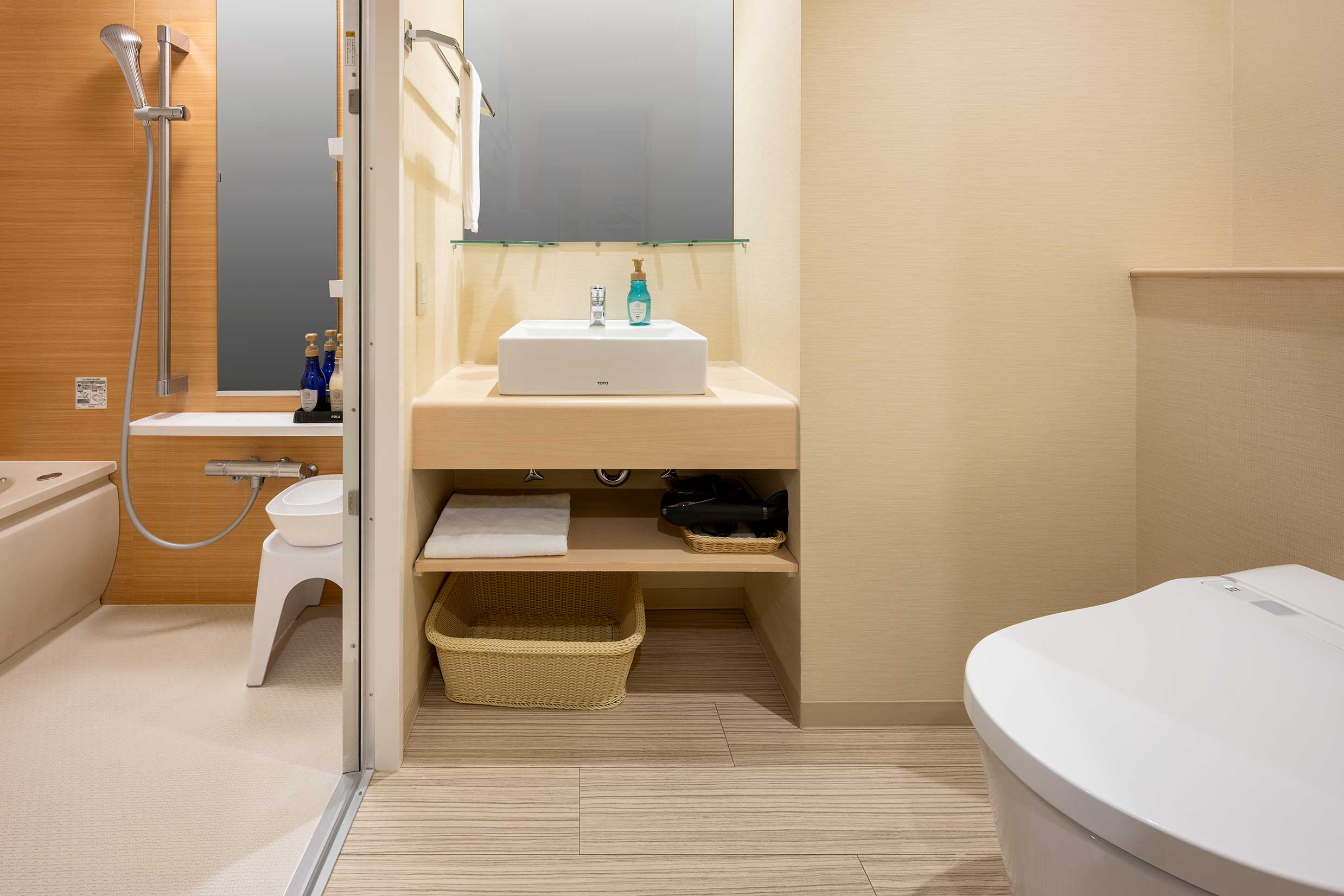 分離バストイレ