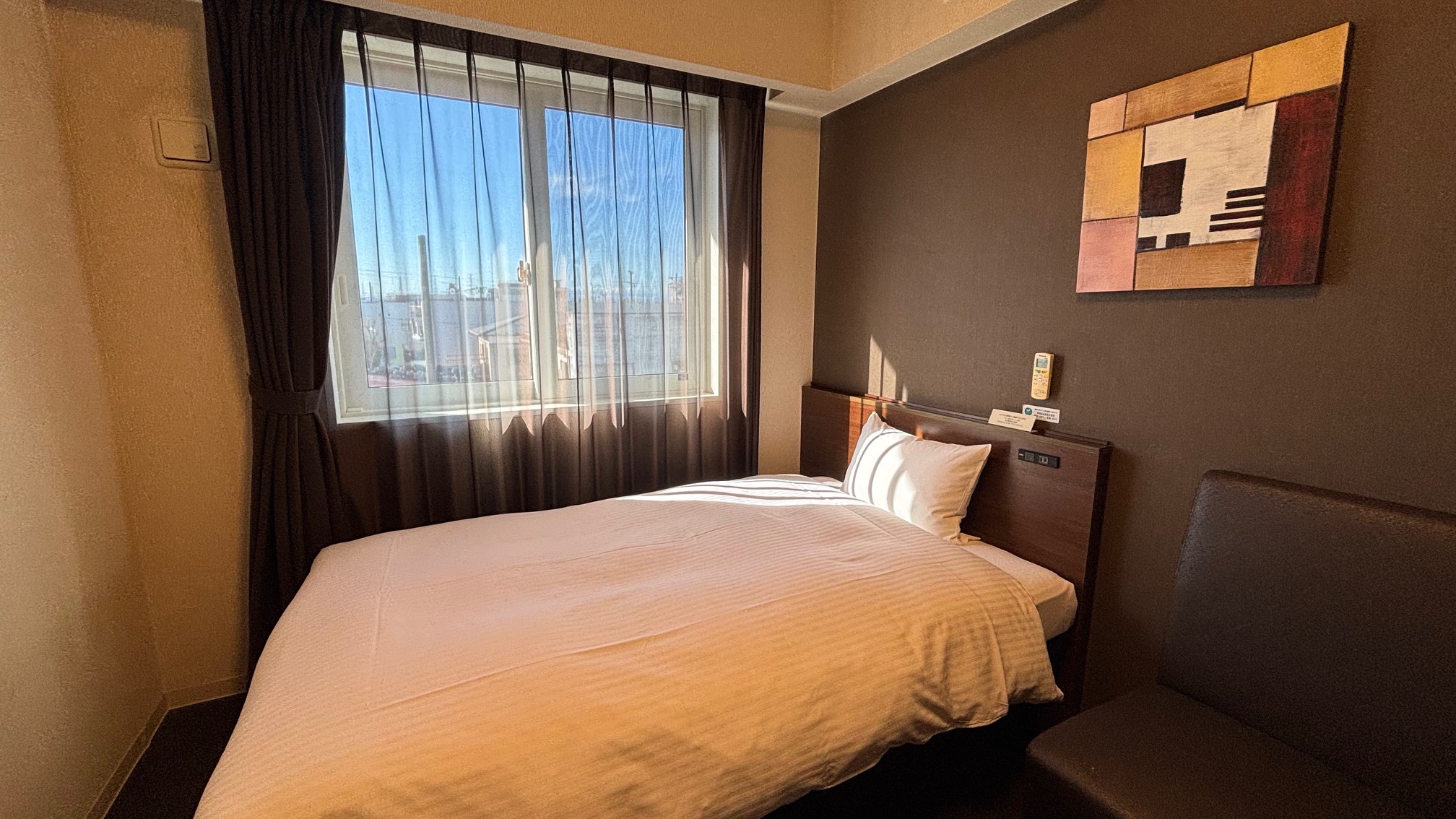 ユニットバス無しのため、お部屋には洗面台とお手洗いのみとなります。