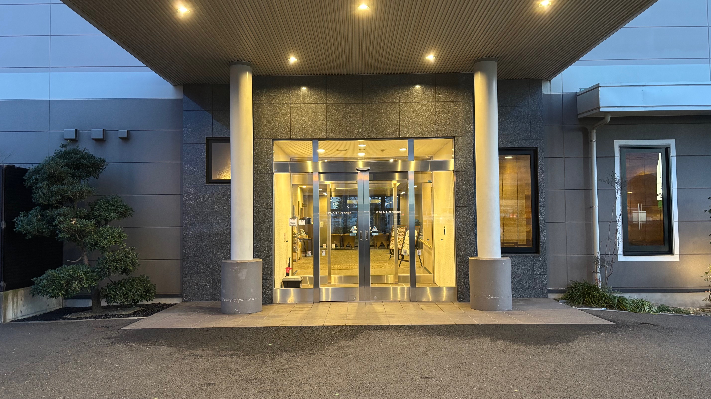 エントランス（外）