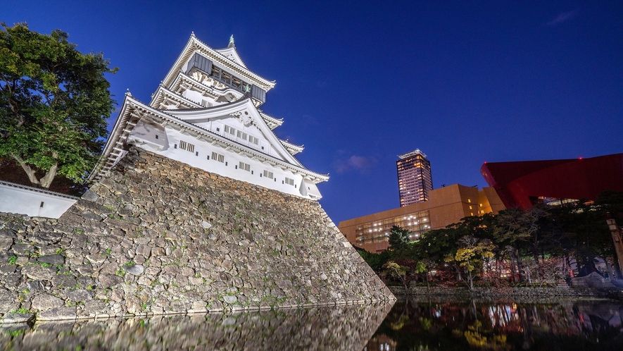 小倉城とリバーウォーク北九州［写真提供：北九州市］