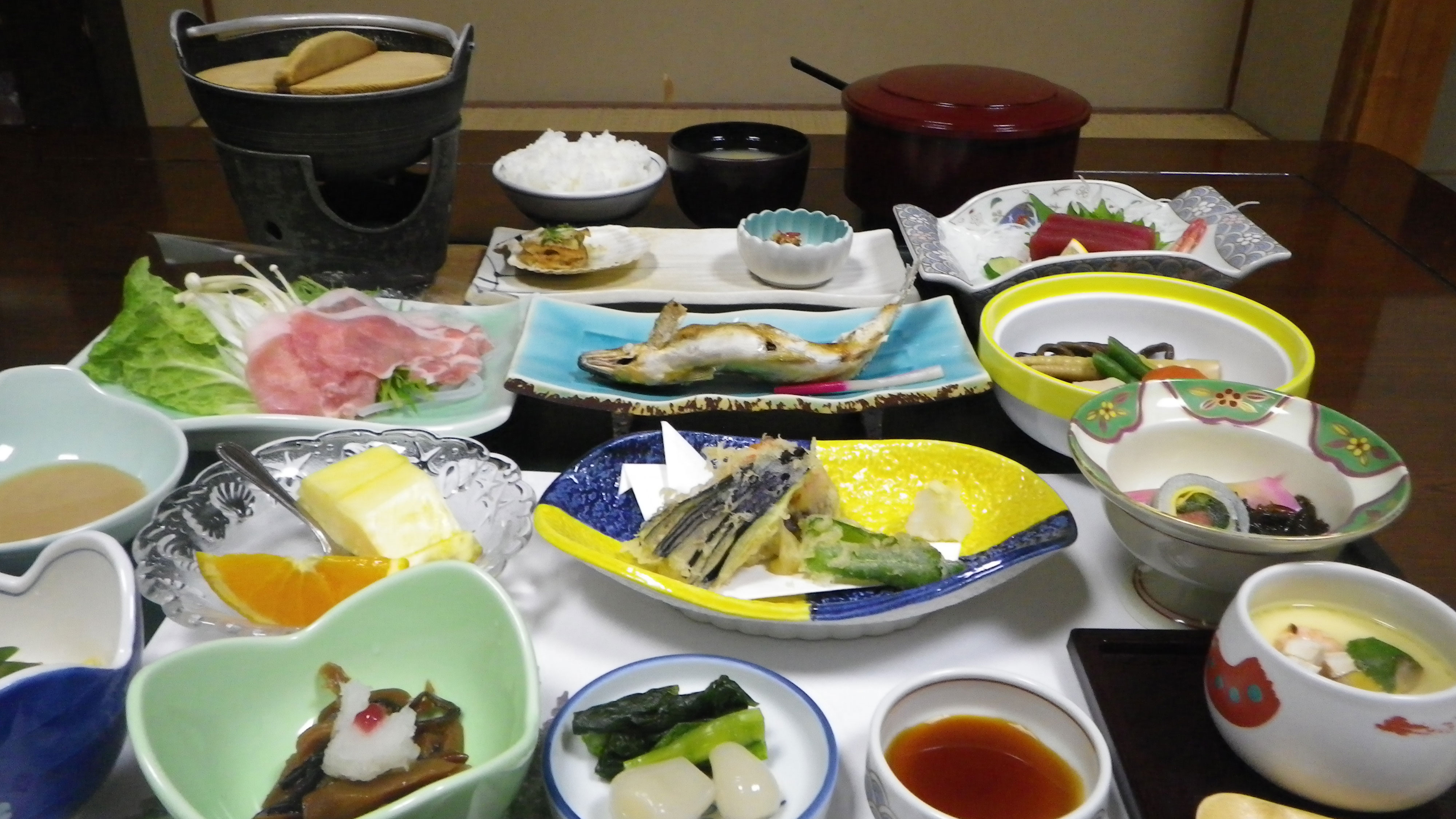 *【夕食一例】地元魚沼の素材を大切にした料理の数々をどうぞ。