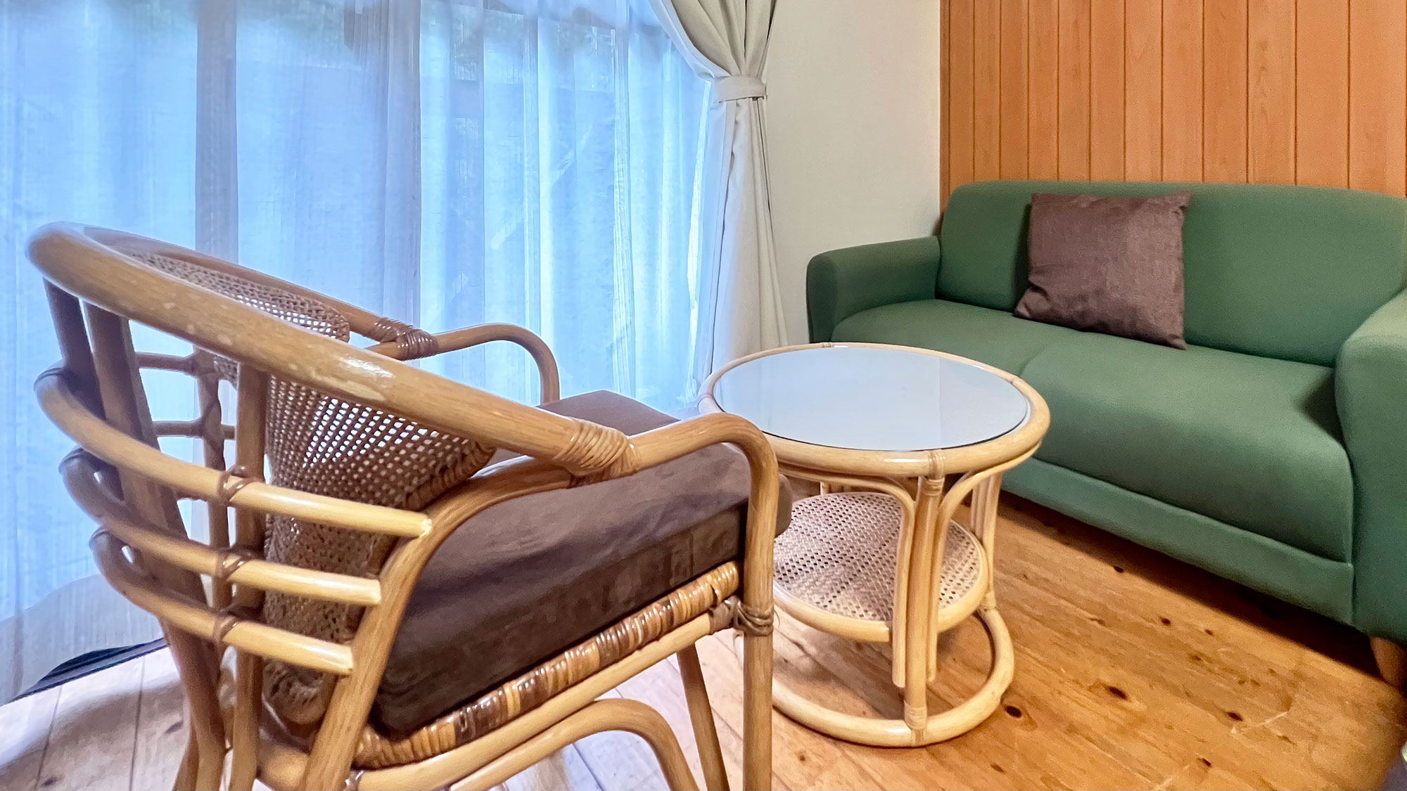 【新館】洋室ツイン　ソファー・テーブルセット