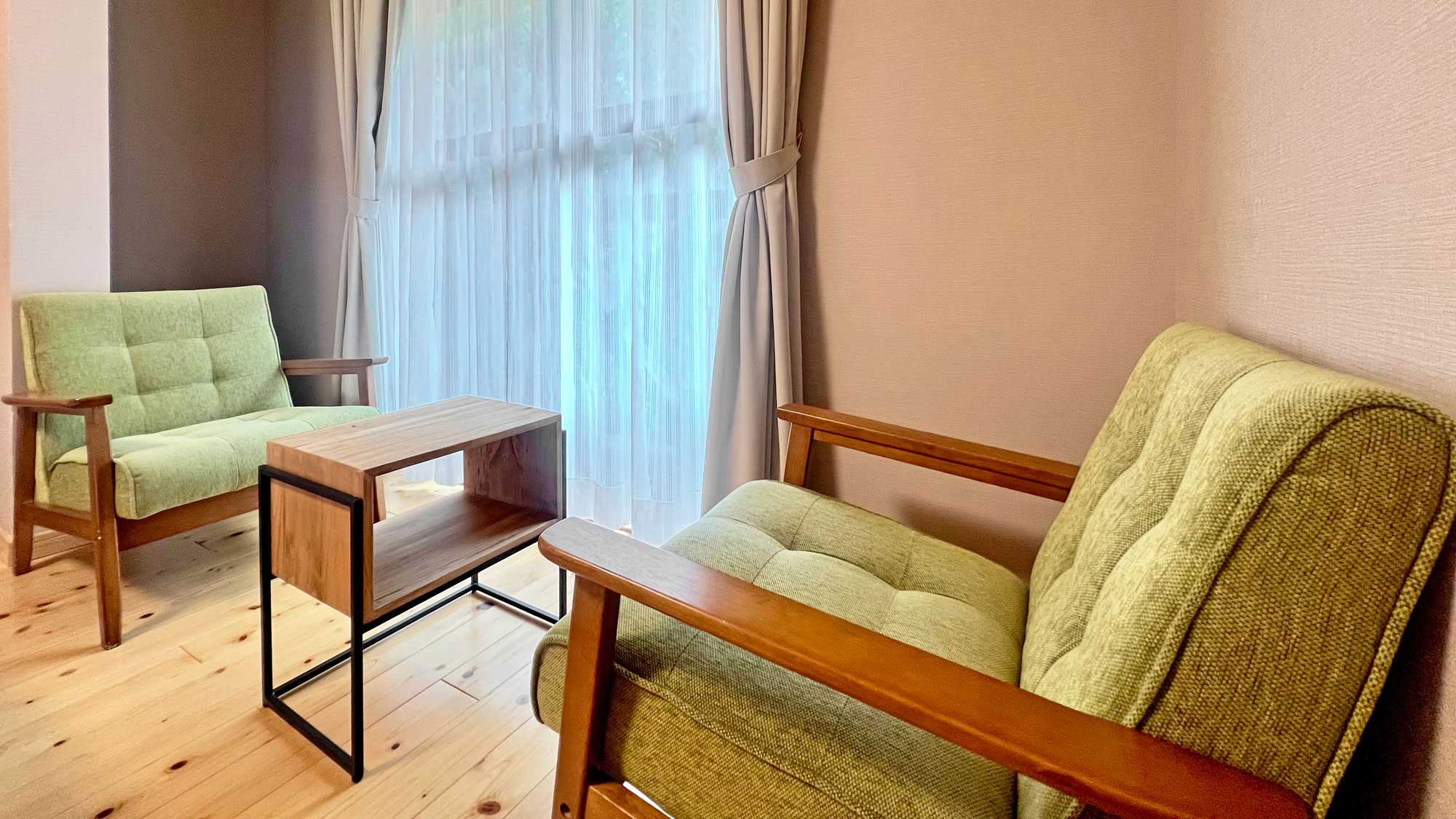 【新館】洋室ツイン　ソファーセット