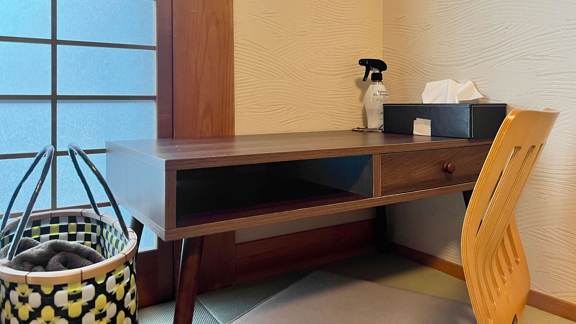 【新館】和室　座椅子・机スペース