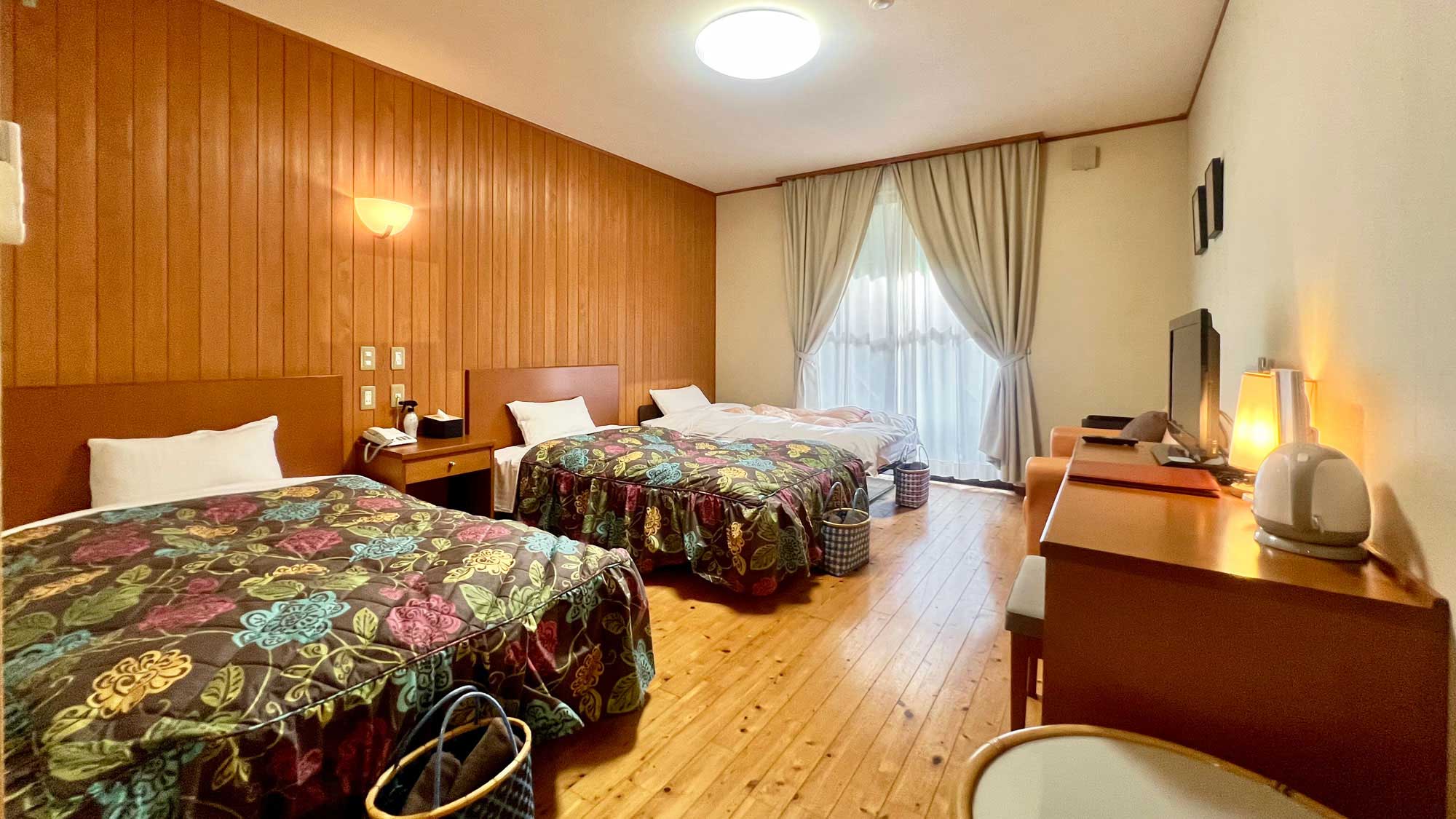 【洋室ツイン＋エクストラベッド（3名）】メイン