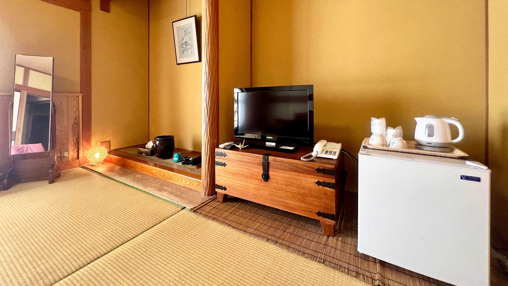 【本館】和室　8畳　TV・冷蔵庫・電気ポット