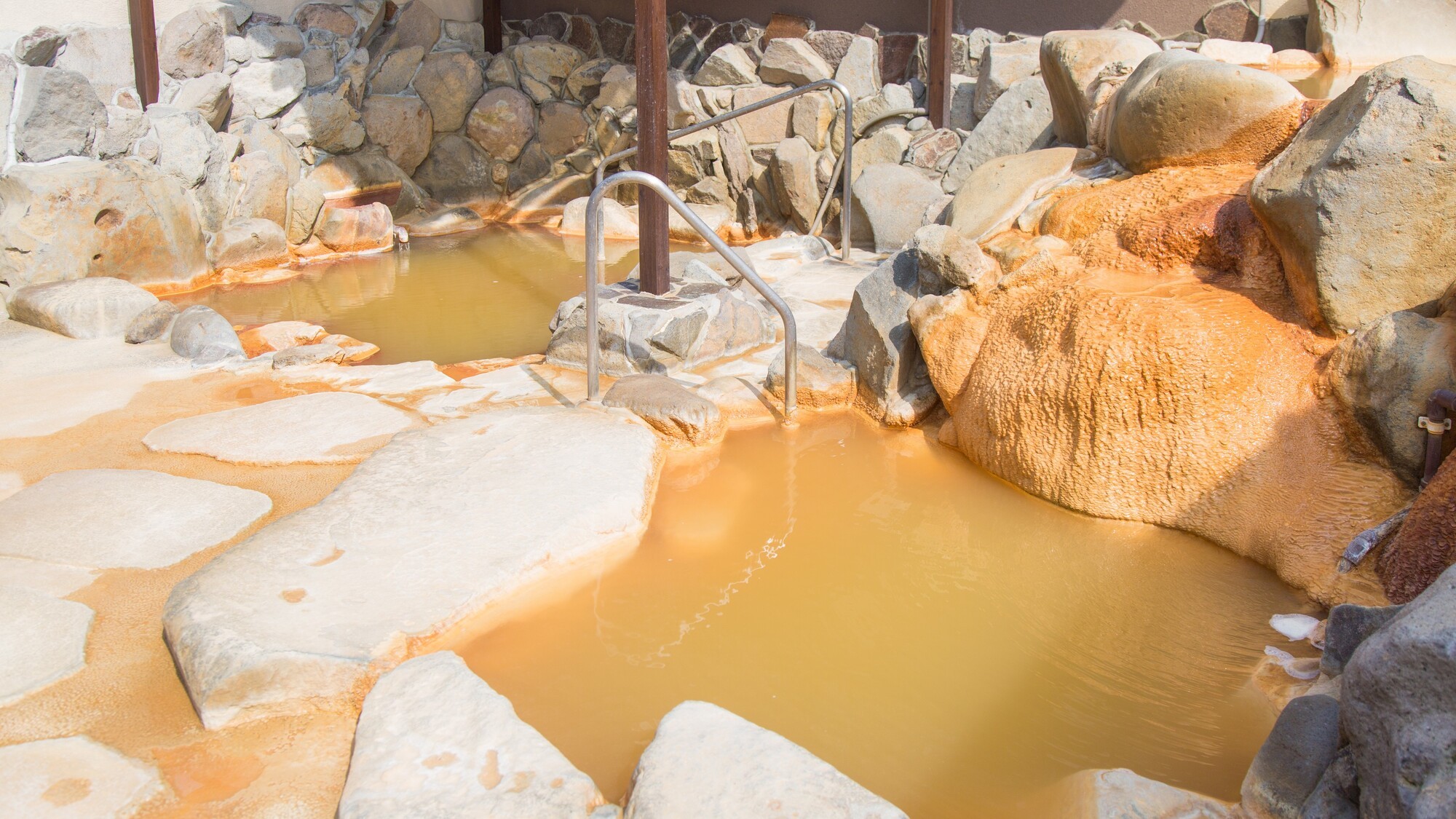 【川の駅　船小屋　恋ぼたる】　ホテルから車で約15分