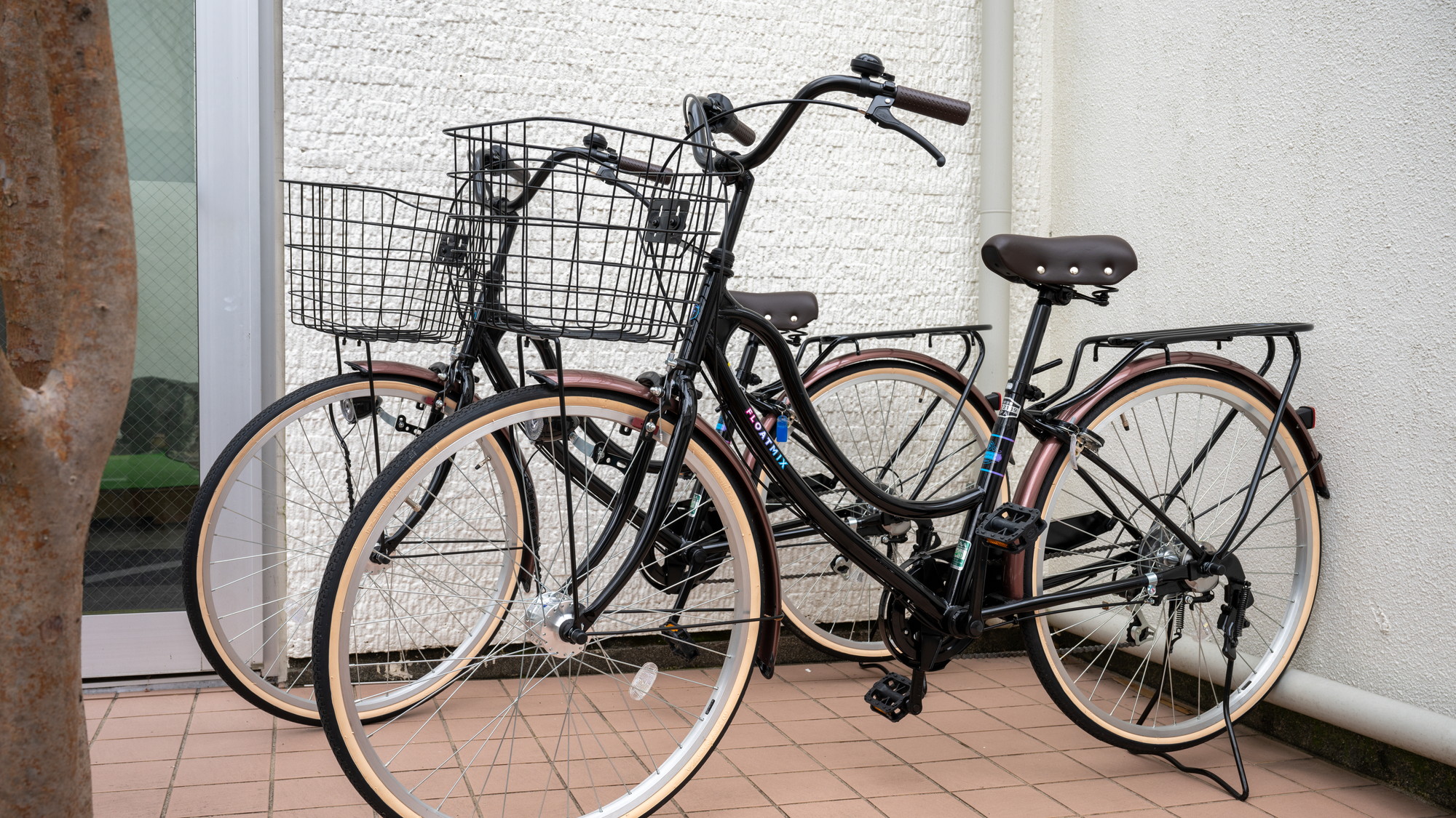 無料貸し出しサイクル。8時から20時まで　台数２台 フロントにて受付。先着順となります。