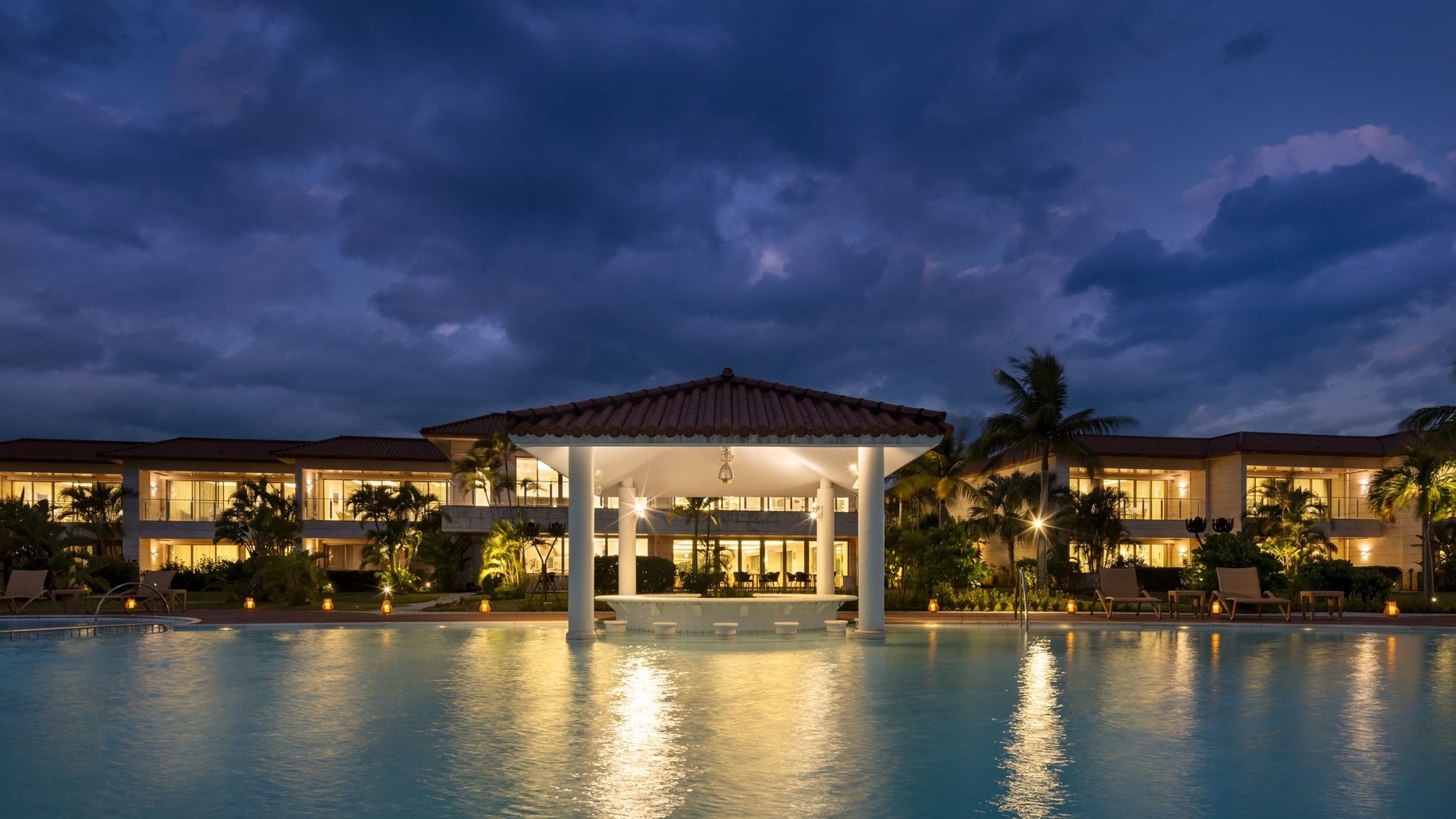 【LUXDAYSセール】全室120平米以上のスイートルームで過ごす自由な休日♪【素泊まり】