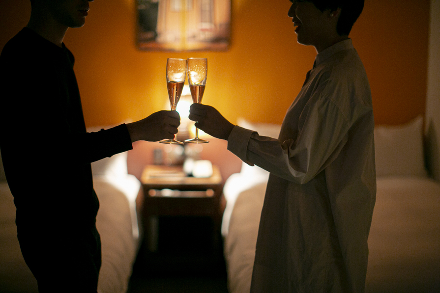 【アニバーサリープラン】【ラウンジアクセス付き】インルームダイニング＆ケーキ付き