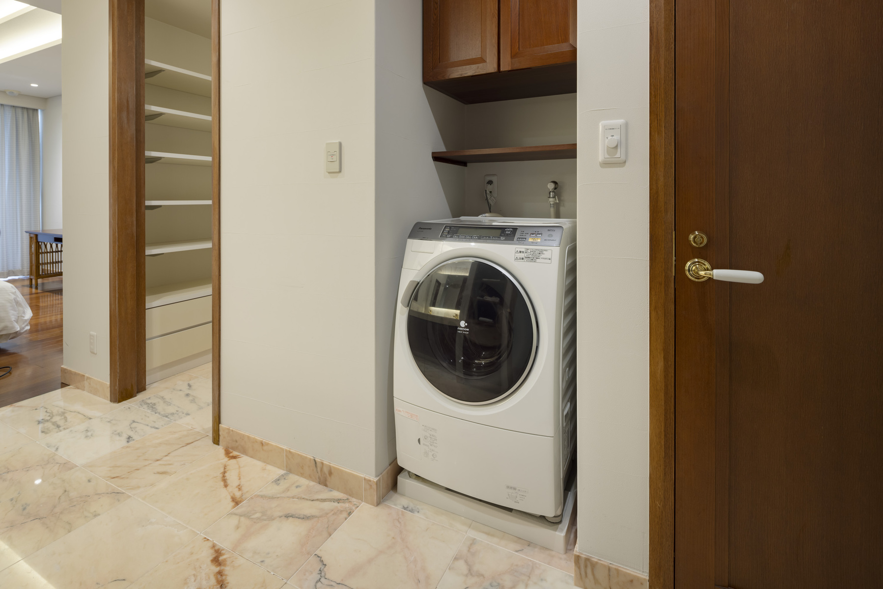 【連泊割】【ラウンジアクセス付き 】130平米以上のスイートルームに3連泊で10％OFF【素泊まり】