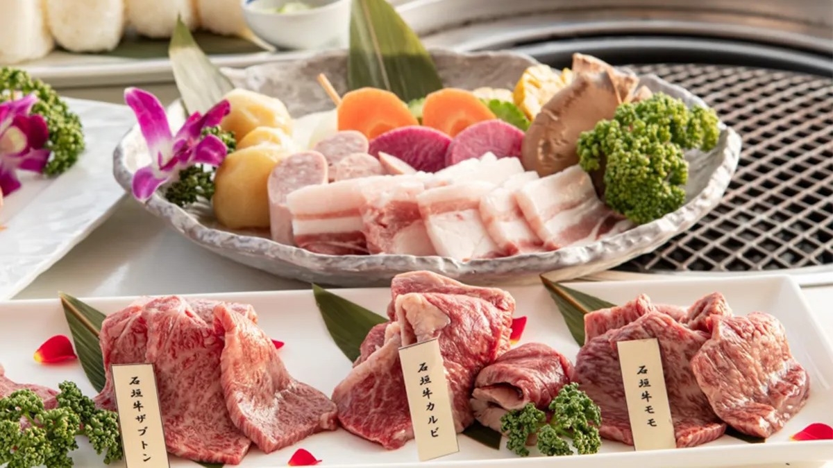 【旬を味わうインルームダイニング】石垣牛焼肉 又は あぐー豚しゃぶしゃぶ（朝・夕食付）