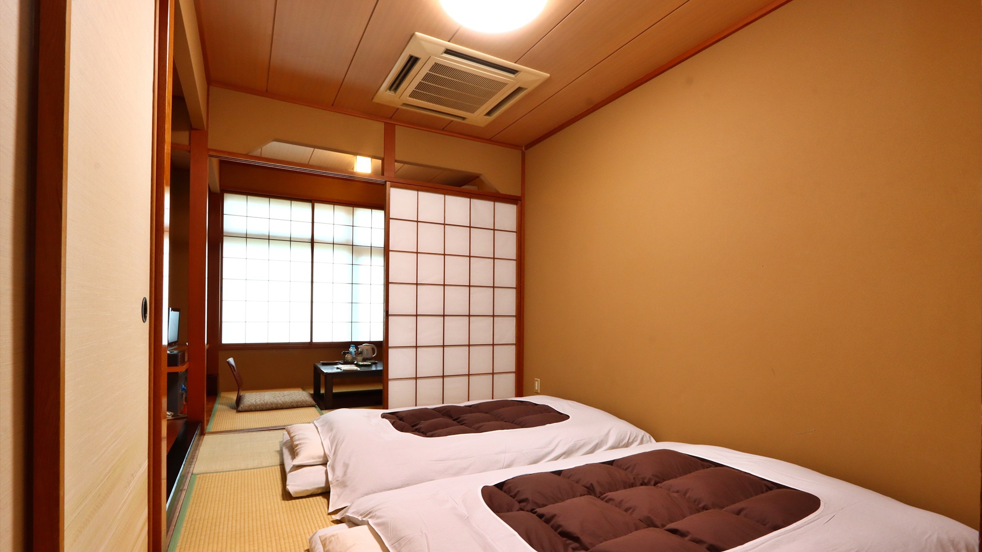 【梅・松】和室6畳+3畳・掘りごたつ