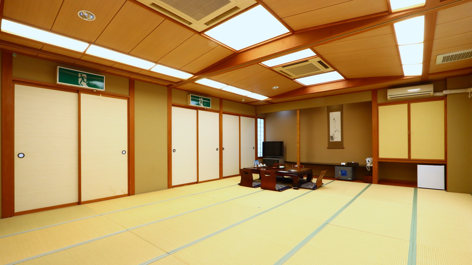雅・蓬莱　24畳トイレ付
