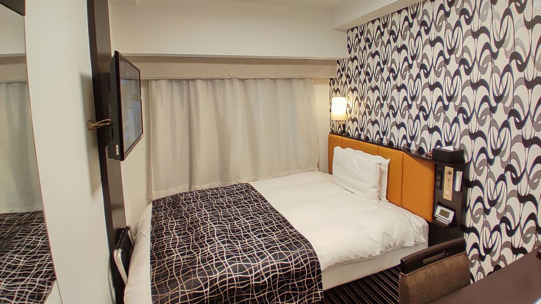 【楽天スーパーSALE】【素泊まり】ビジネス・観光にアクセス良好。【アパは映画もアニメも見放題】