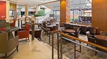 2050 Lobby Lounge & Barレストラン
