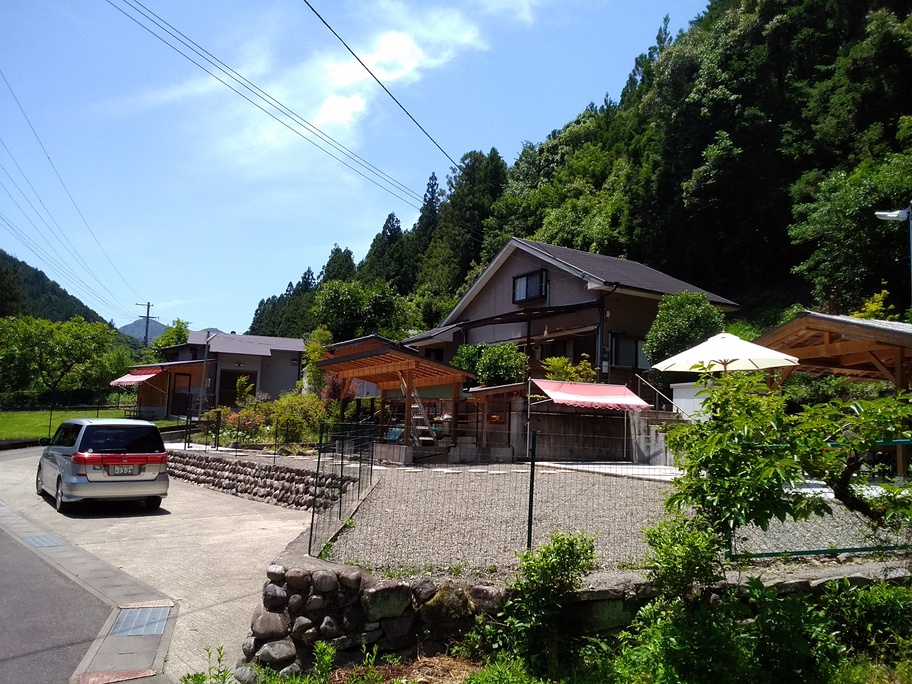 貸別荘タイプ奥別館（ドックラン・BBQスペース）受付2号館