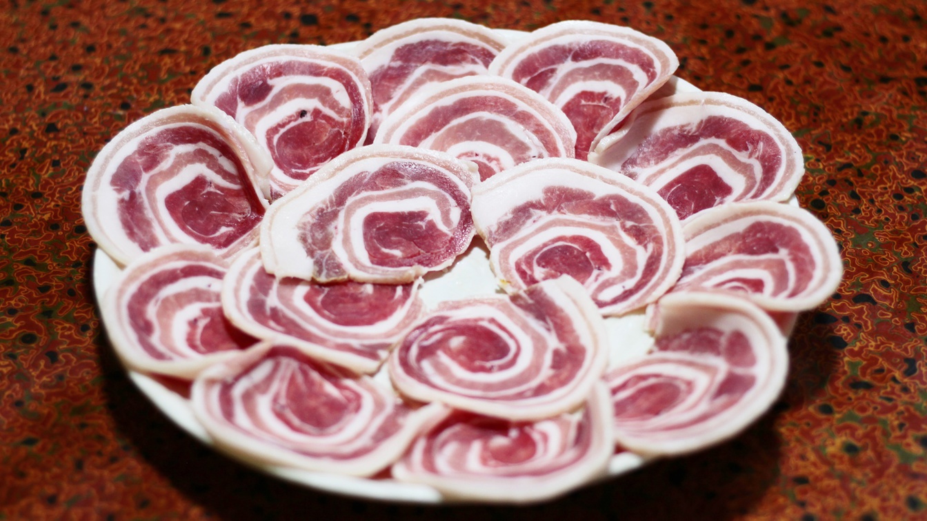 *【牡丹肉の焼肉】京都産の猪肉はくさみが全く無く、上質な脂の旨味があります。