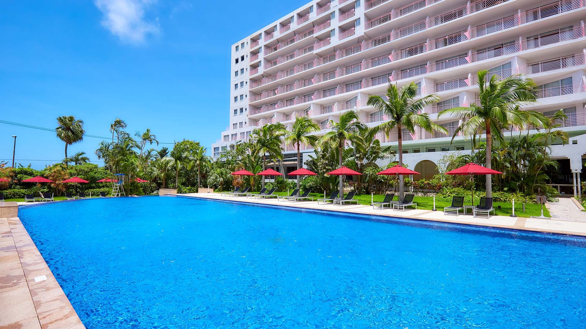 【ペア割】期間限定！カップル・夫婦、友達と！2名でお得に♪室内外プールや大浴場など施設充実（朝食付）