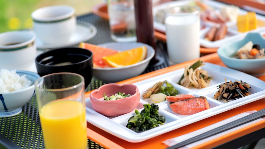 【朝食／高原テラス】蔵王の雄大な景色の中、美味しい朝ごはんを食べるひと時♪