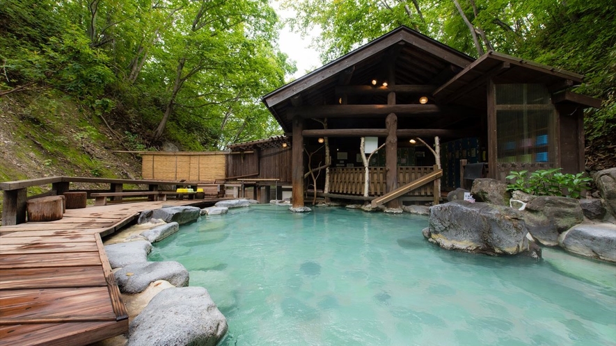 【蔵王温泉大露天風呂】当館－大露天風呂・各姉妹館など湯巡りの無料送迎を行います