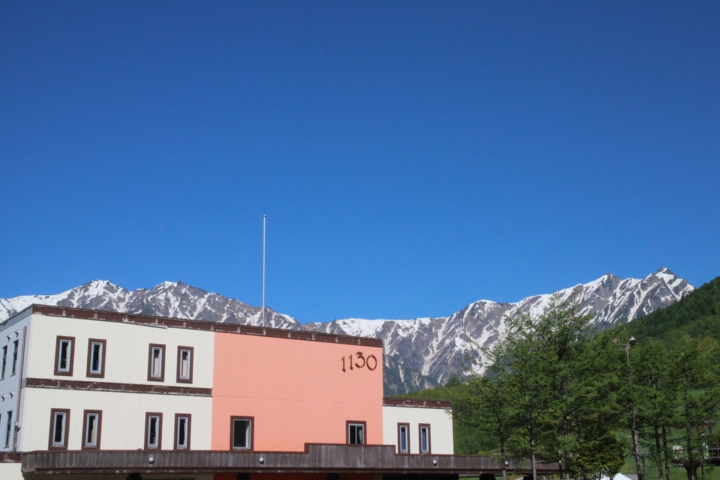 【GW限定・２食付個室】残雪の北アルプスと新緑のコントラスト！春のゲレンデで星空BBQプラン