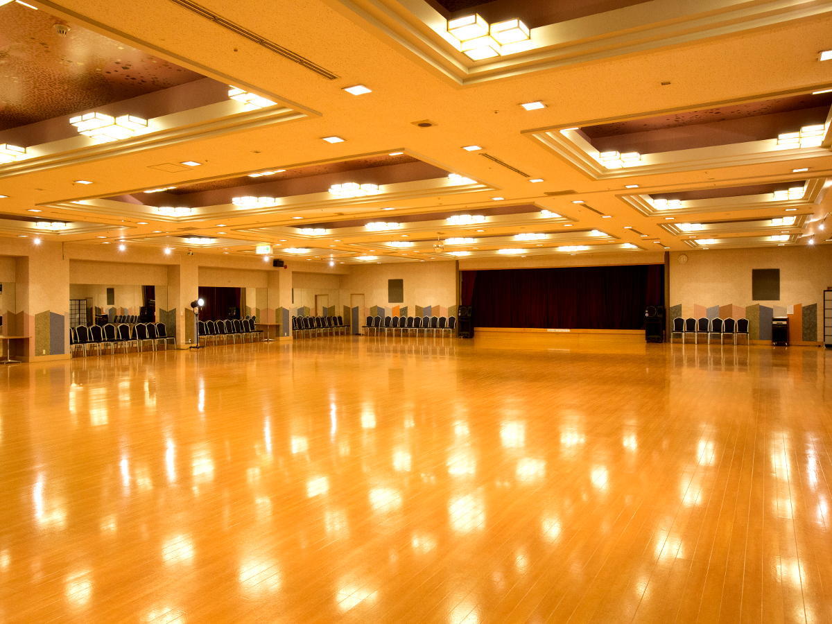 【社交ダンスで華麗な夜を】県内最大級の大型ダンスホール完備〜一泊二食バイキングプラン〜