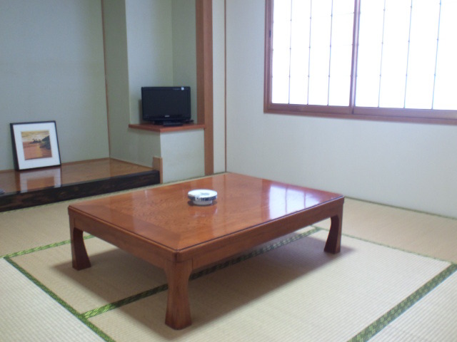 Japanese-style room with toilet - Example of a guest room