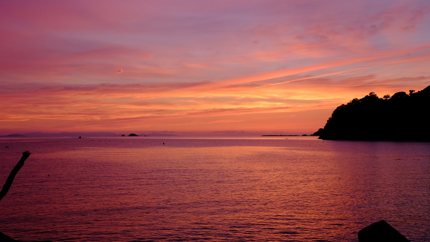 *【景観】若狭湾に沈む夕日を独占。