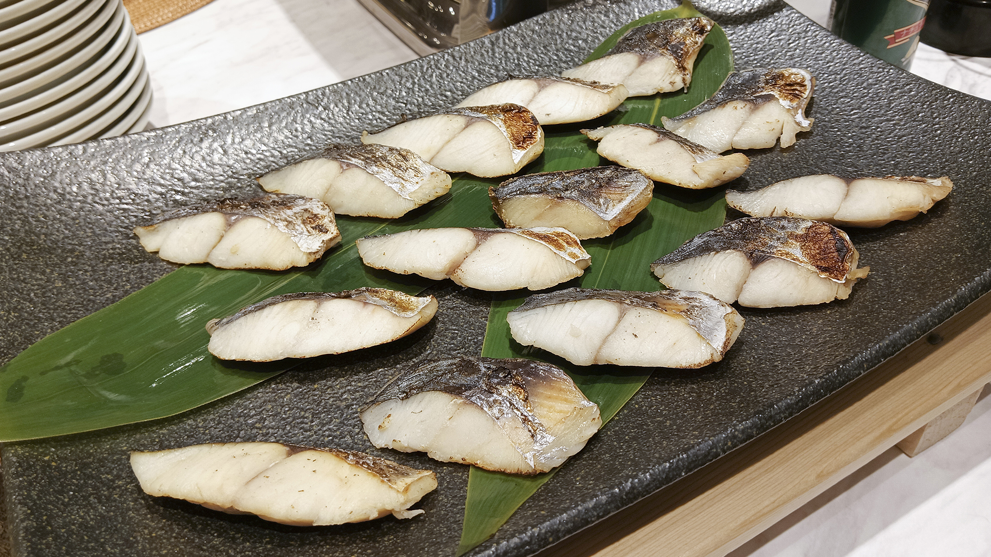 ■温かいご飯と一緒に焼き魚をご用意しております。