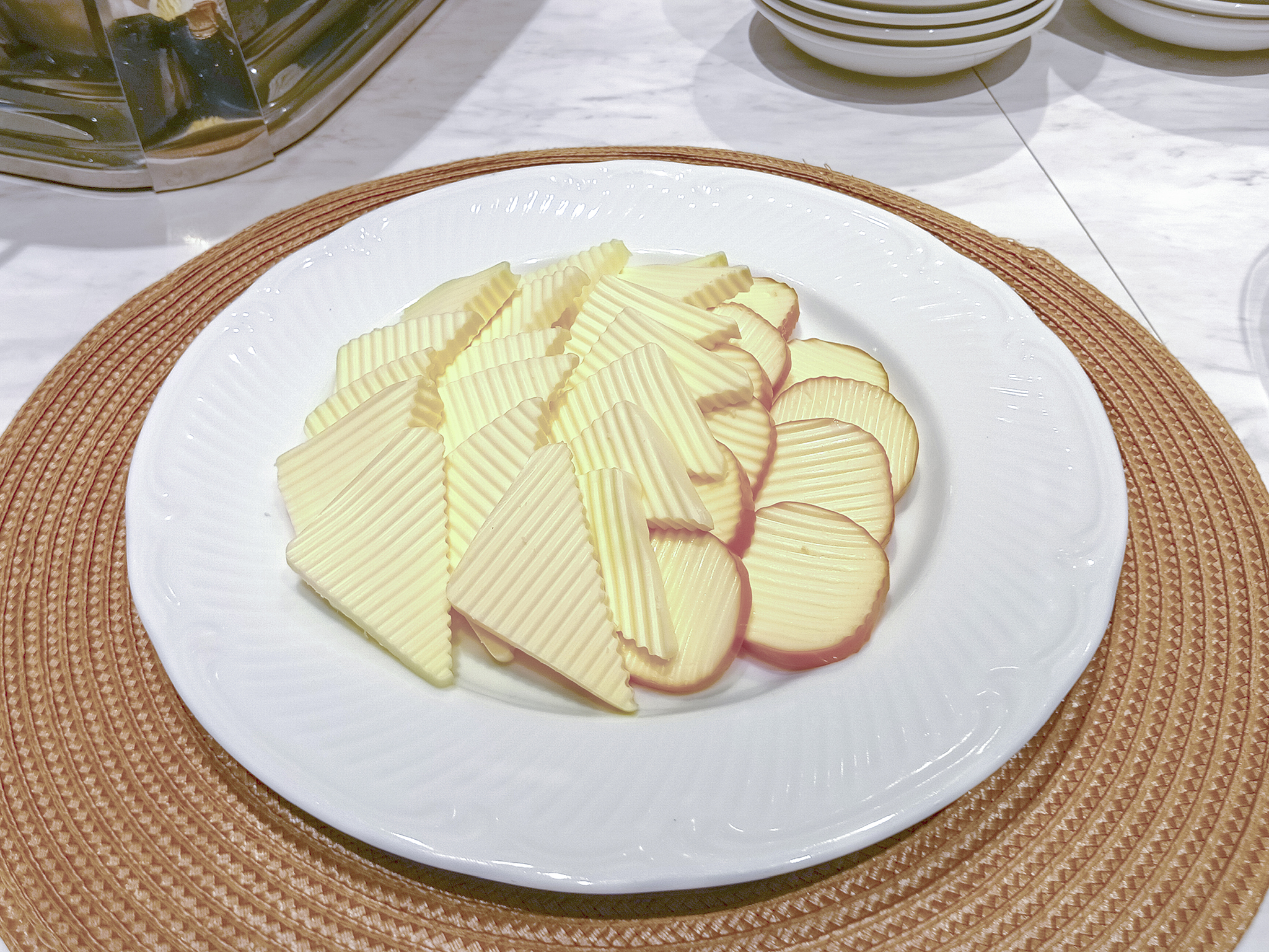 ■チーズはプロセスチーズと スモークチーズの2種類をご用意しております。