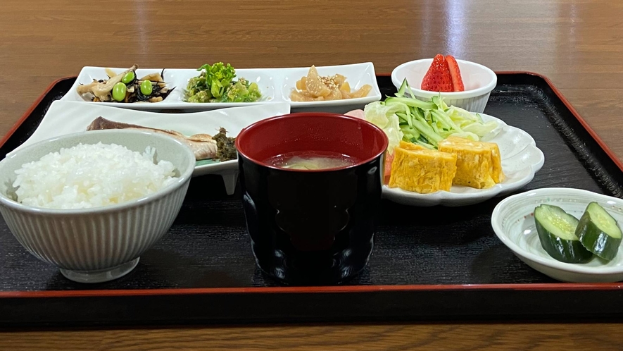 ・ご朝食一例/富山県産コシヒカリなど手作りの和朝食をお楽しみください。※写真のお料理は一例になります