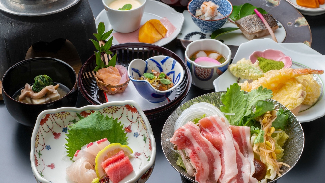 【食事処★カップルプラン】貸切風呂無料などの三大特典付き〜川のせせらぎを聞いて二人の時を刻む〜