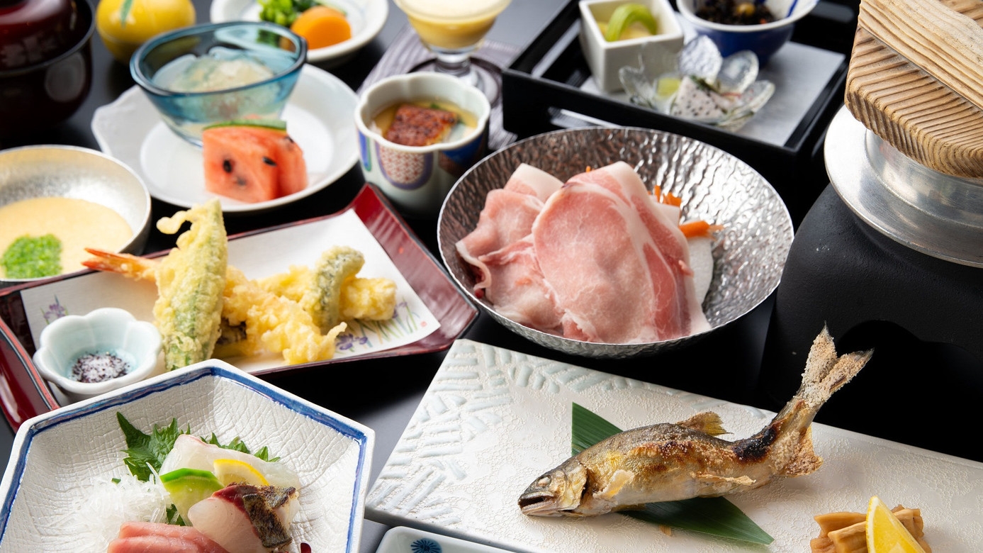 【食事処★カップルプラン】貸切風呂無料などの三大特典付き〜川のせせらぎを聞いて二人の時を刻む〜